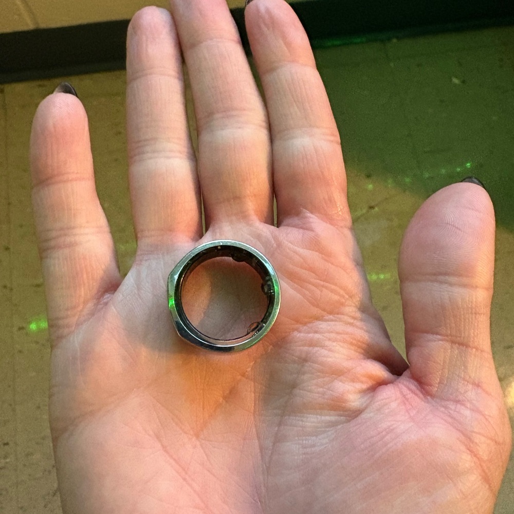 Oura Ring Gen 3 Size 10 + charger